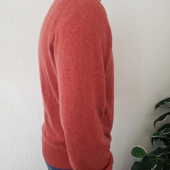 Brooks Brothers Italian cashmere V neck Sweater - Picture 5 of 7